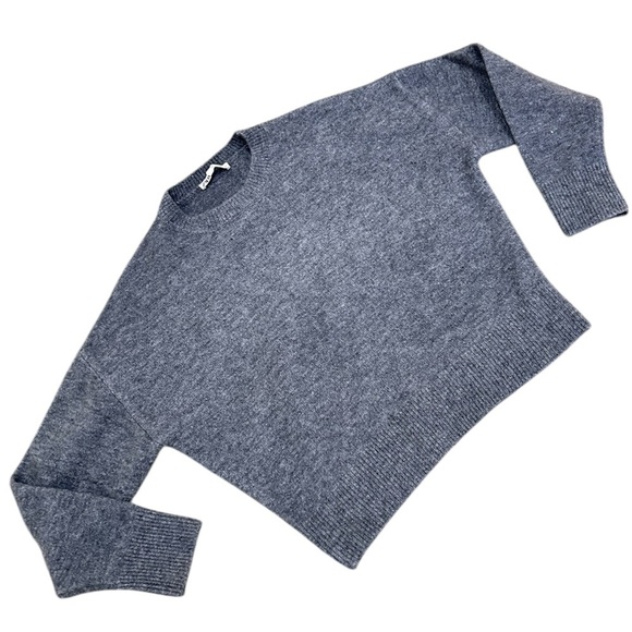 Zara gray wool blend oversized crew neck cropped
Dolman sleeves size small - Picture 2 of 10